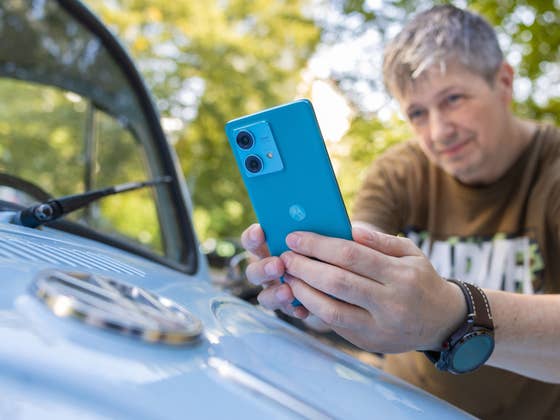 Motorola Edge 40 Neo im Test: 144 Hz und IP68 unter 400 Euro!