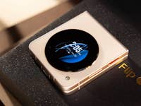 nubia Flip 5G Außendisplay eingeschaltet