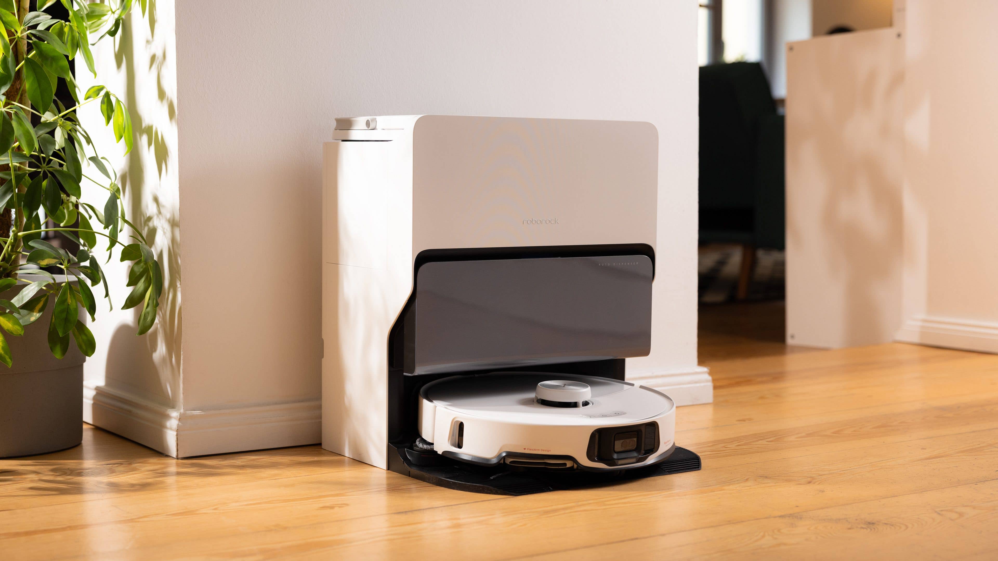 Roborock S8 MaxV Ultra in der Station Roborock S8 MaxV Ultra in der Station