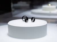 Samsung Ring wird während des MWC in einem Aquarium ausgestellt