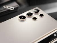 Blick auf die Kamera des Galaxy S24 Ultra