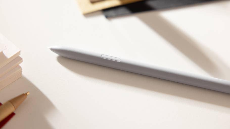 S-Pen-Zubehör auf einem Tisch.