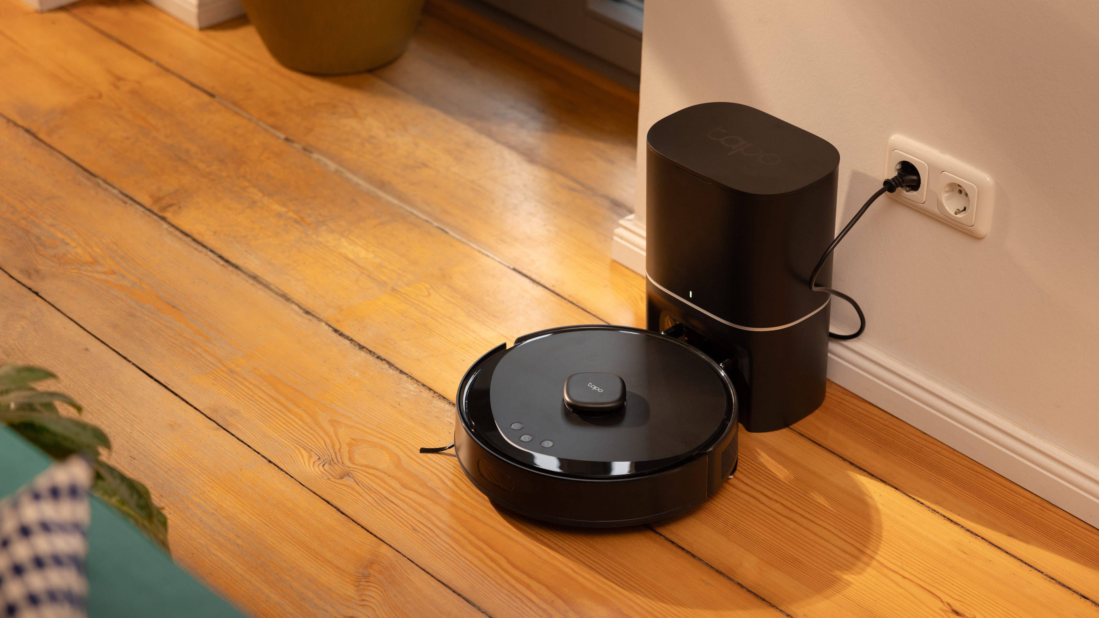 Tapo RV30 Max Plus in der Basisstation