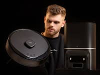 Tapo RV30 Max Plus mit einem Menschen im Hintergrund