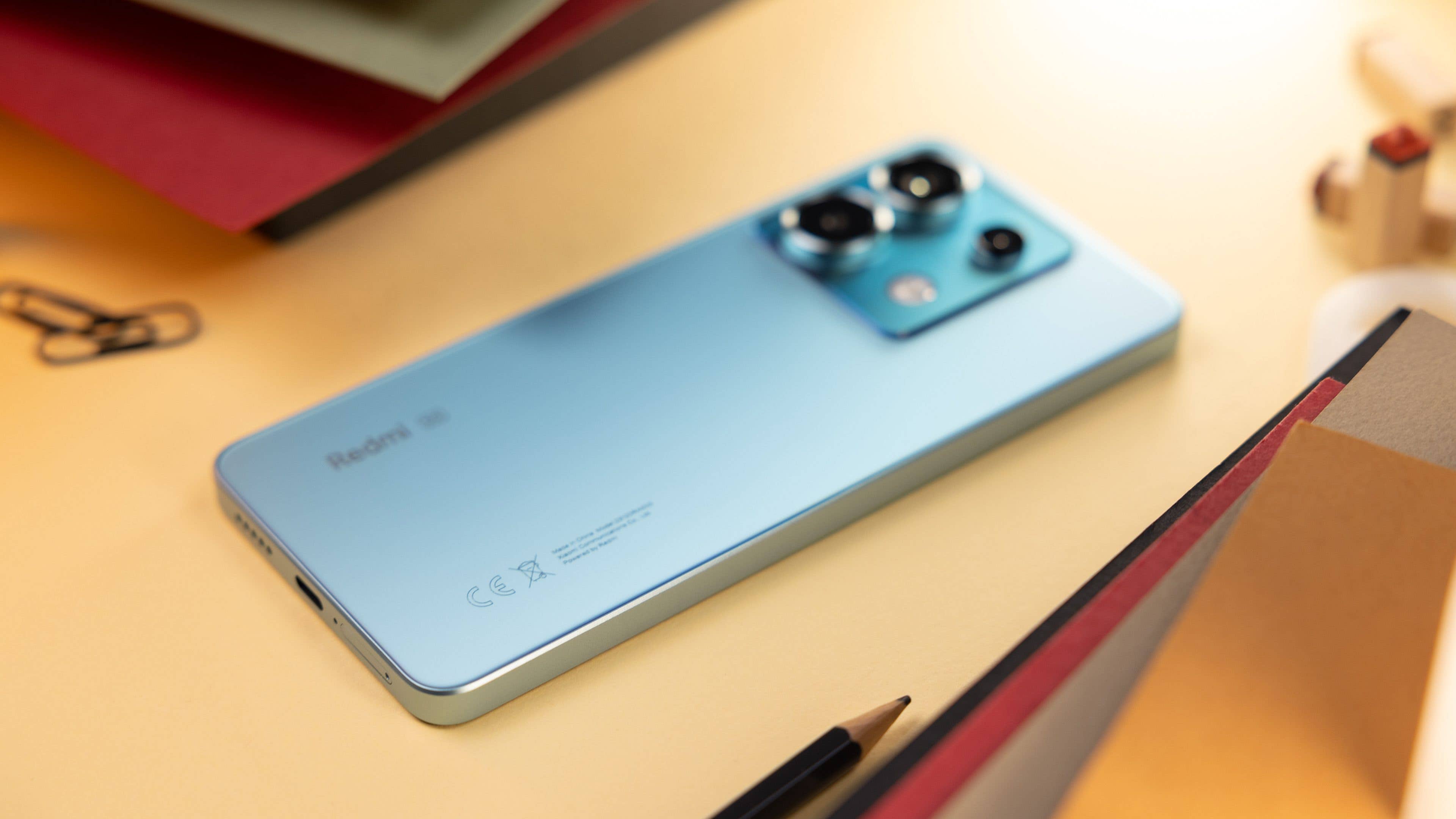 Rückseite des Redmi Note 13 Pro 5G fotografiert