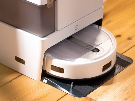 Spart 170 Euro auf diesen flachen Saugroboter mit Wischfunktion