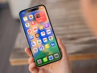 Apple iPhone 15 display