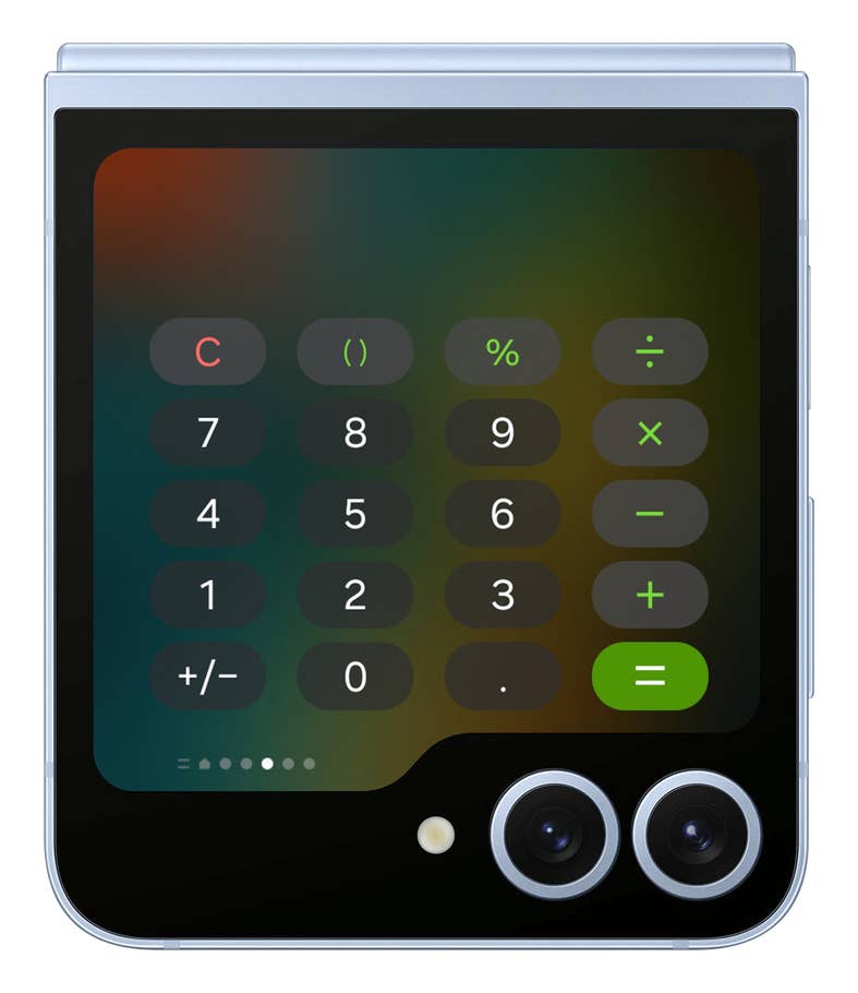 Galaxy Z Flip 6 mit geöffneter Taschenrechner-App