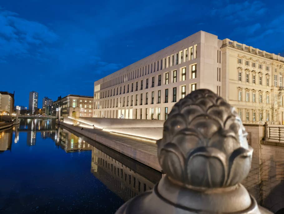 Mit dem Nothing Phone (2a) aufgenommenes Nachtfoto