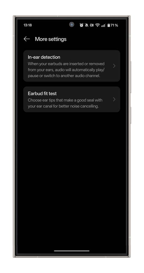 Einstellungsbildschirm für OnePlus Buds Pro 3 mit Optionen für die In-Ear-Erkennung.