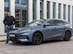 BYD Seal 6 DM-i Touring neben Hayo Lücke
