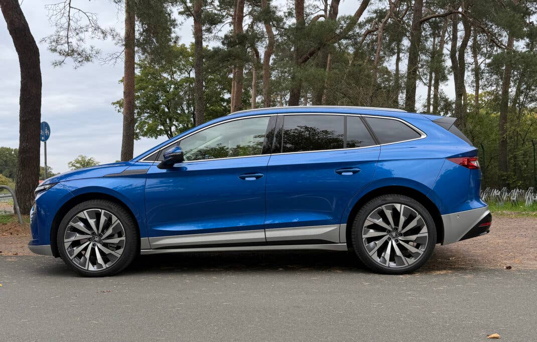 Skoda Enyaq (2025) in der Seitenansicht.