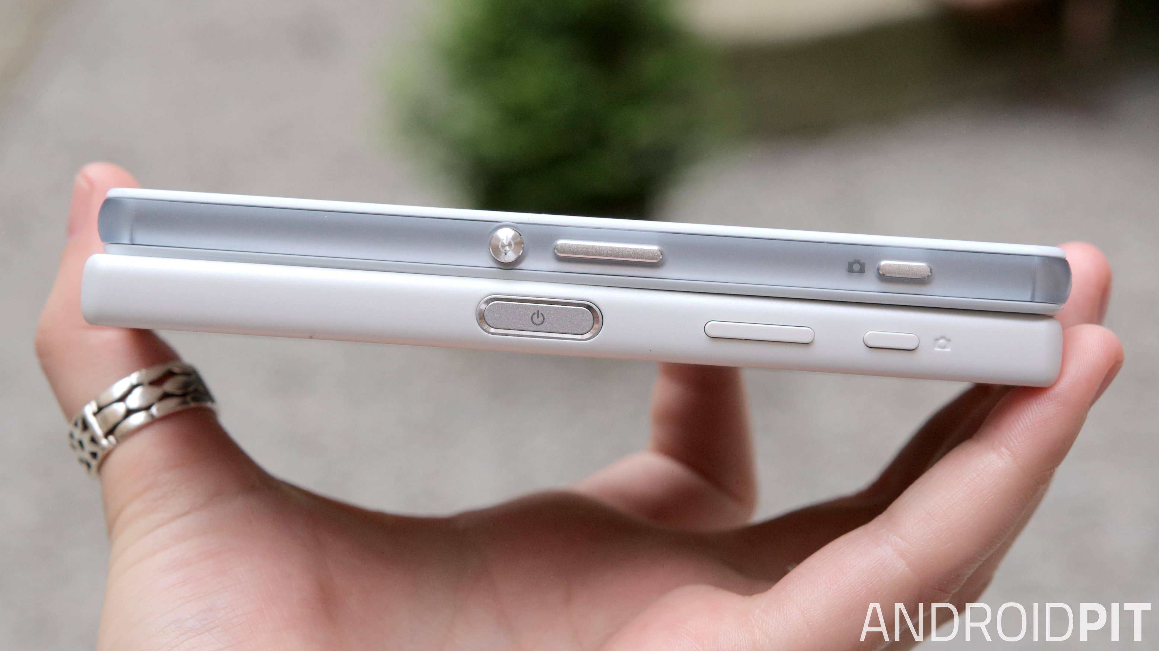 sony xperia z5 compact vs sony xperia z3 compact side 1