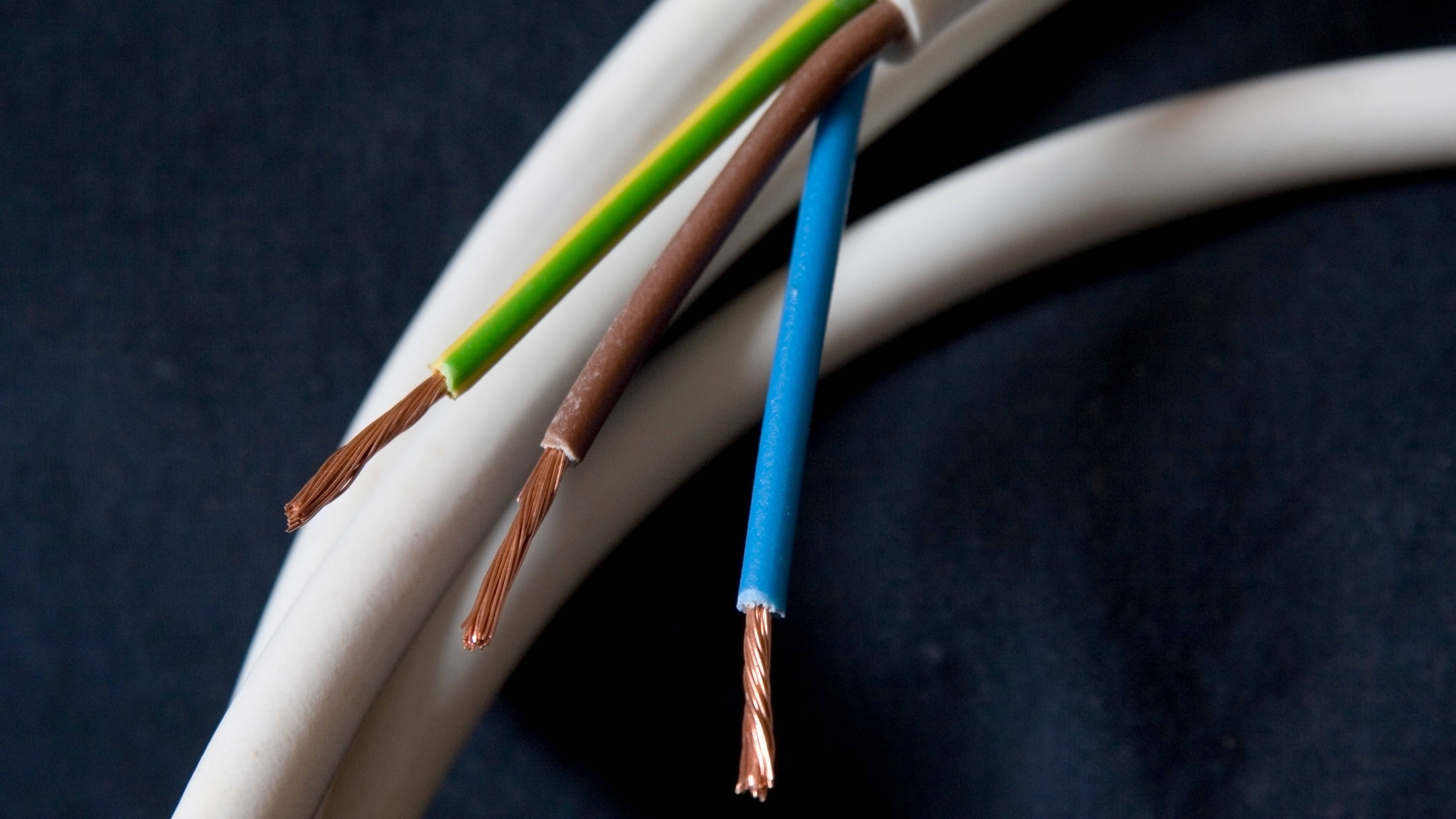 Stromkabel von Innen