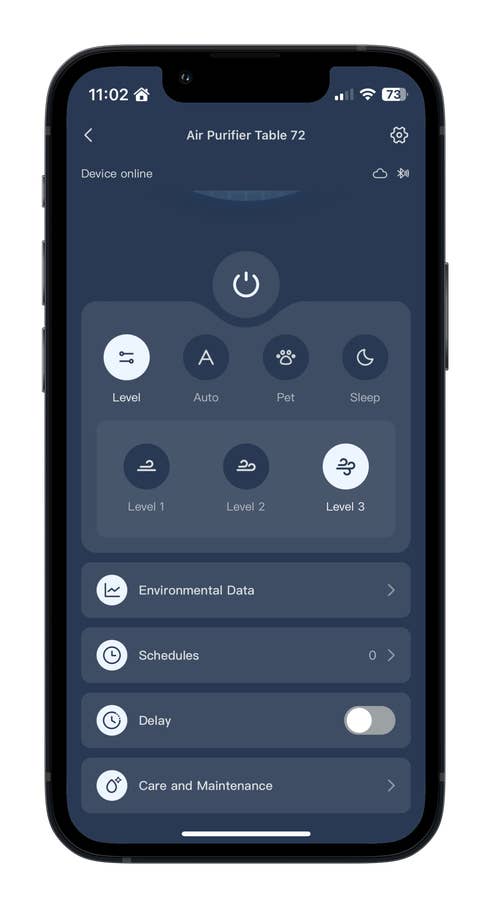 Smartphone-Bildschirm zeigt die Steuerung und Einstellungen des SwitchBot Luftreinigers.