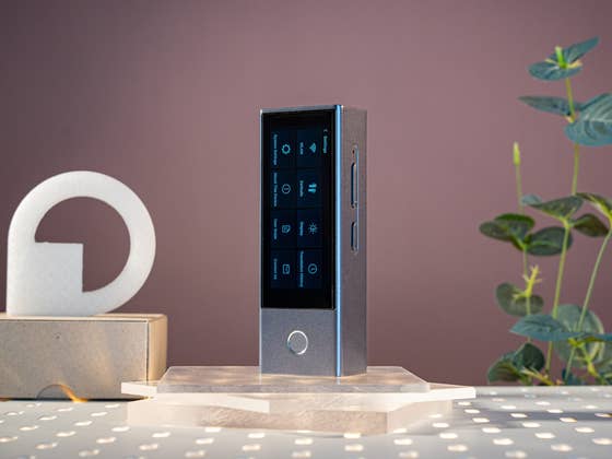 KI-&Uuml;bersetzer f&uuml;r 700 &euro; ausprobiert: Ist er besser als Euer Smartphone?