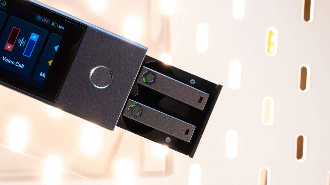 Timekettle X1 AI Interpreter Hub Schublade