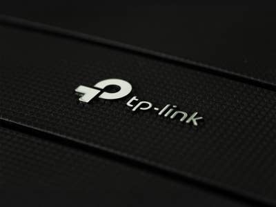 TP-Link-Logo auf schwarzem Untergrund