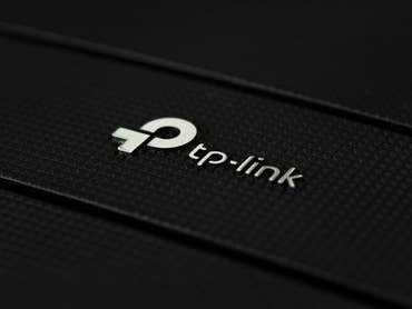 TP-Link-Logo auf schwarzem Untergrund