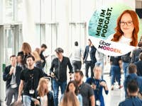 Menschen auf der IFA und das überMORGEN-Logo mit Bild von Host Johanna