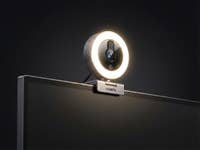 Eine Ugreen-Webcam ist an einem Monitor befestigt.