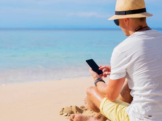 Großer Fehler: Das sollten Urlauber mit ihrem Handy nicht machen