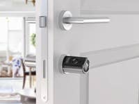 Welock Smart Lock Touch41 an einer weißen Tür