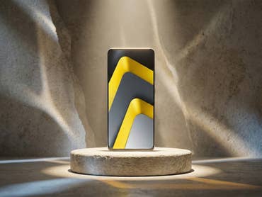 Xiaomi Poco M8 auf einem Podest