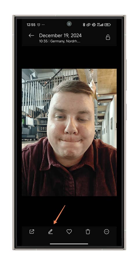Screenshot zeigt, wie man unter HyperOS das KI-Expansion-Feature nutzt.
